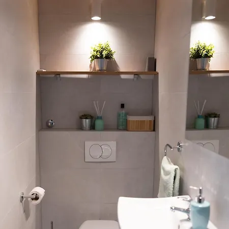 Appartement New Cosy With Private Parking