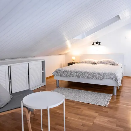 New Cosy With Private Parking Appartement Opatija