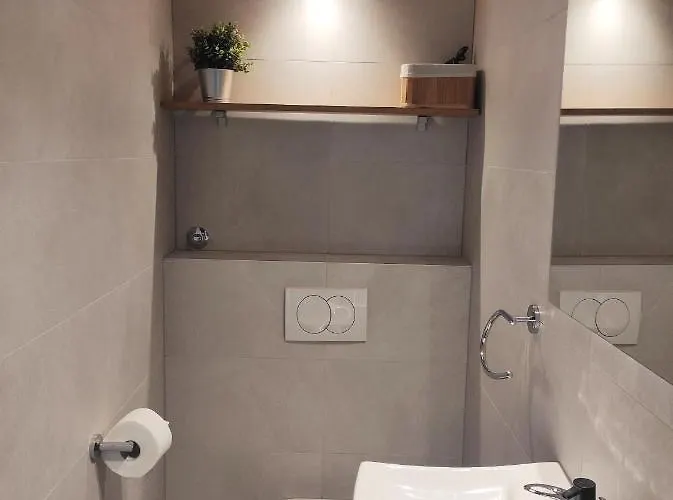 New Cosy With Private Parking Apartment