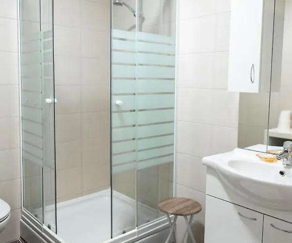 Apartment New Cosy With Private Parking