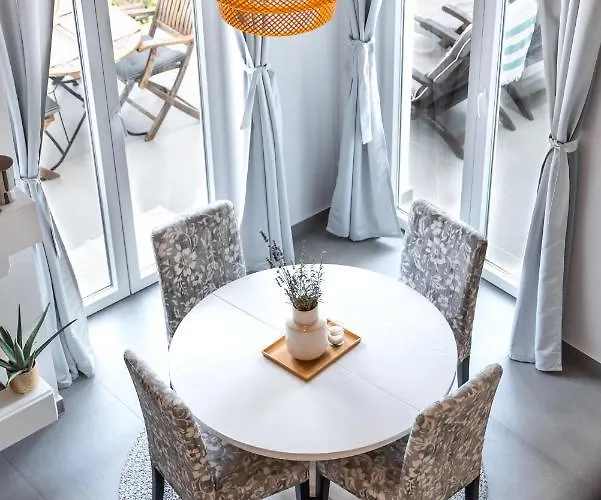 New Cosy With Private Parking Apartment Opatija