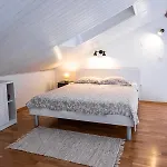 New Cosy With Private Parking * أوباتيا