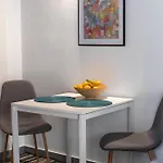 Apartment New Cosy With Private Parking