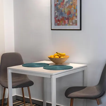 Apartment New Cosy With Private Parking