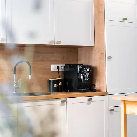 New Cosy With Private Parking Apartment *