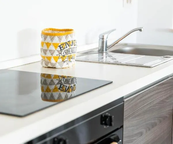 Apartment New Cosy With Private Parking *