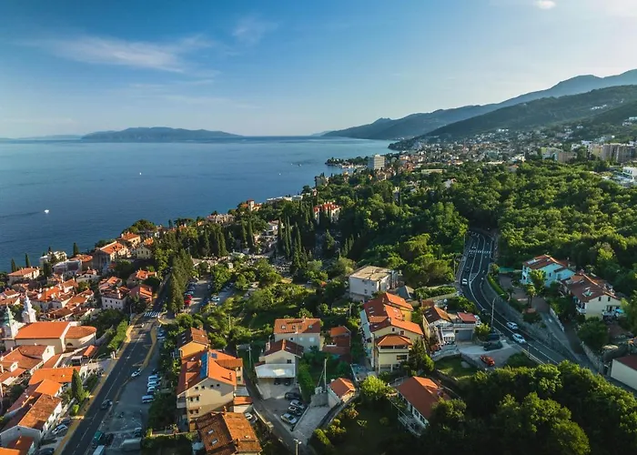 דירה New Cosy With Private Parking