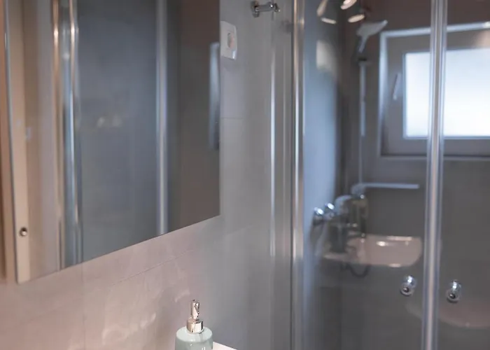 New Cosy With Private Parking דירה