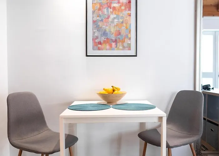 New Cosy With Private Parking Apartment *