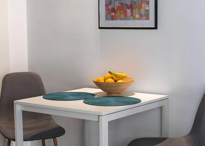 Apartment New Cosy With Private Parking