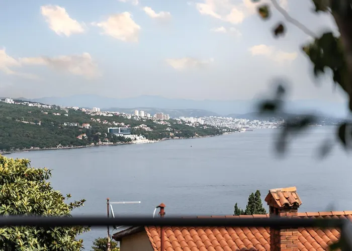 New Cosy With Private Parking דירה