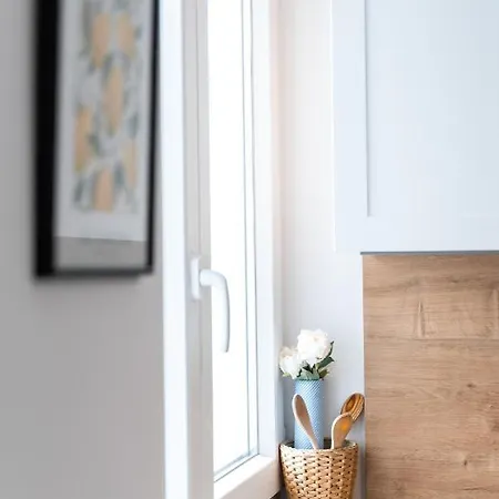 New Cosy With Private Parking * 奥帕提亚