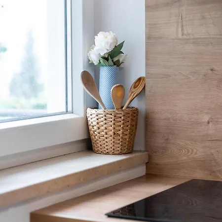 New Cosy With Private Parking