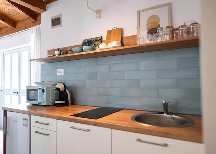 New Cosy With Private Parking Apartman *