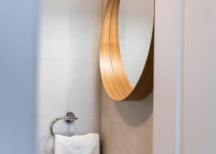 New Cosy With Private Parking Apartman *